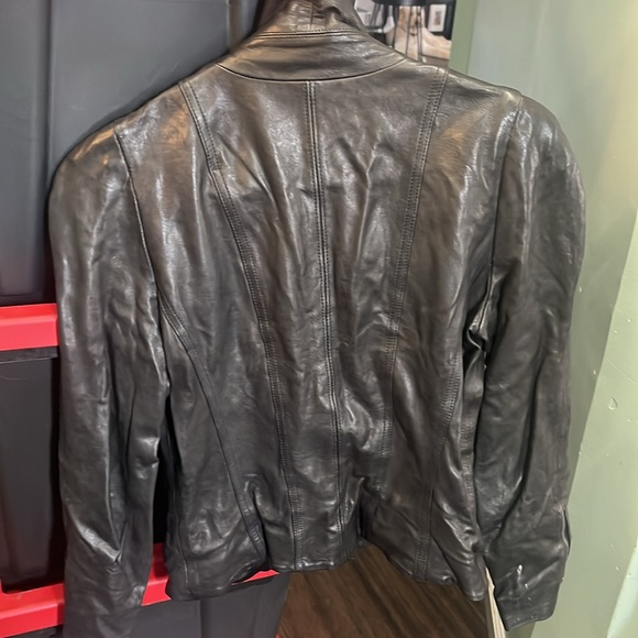 Beautiful thin 100%. Leather hardly used great almost new condition - Picture 5 of 7